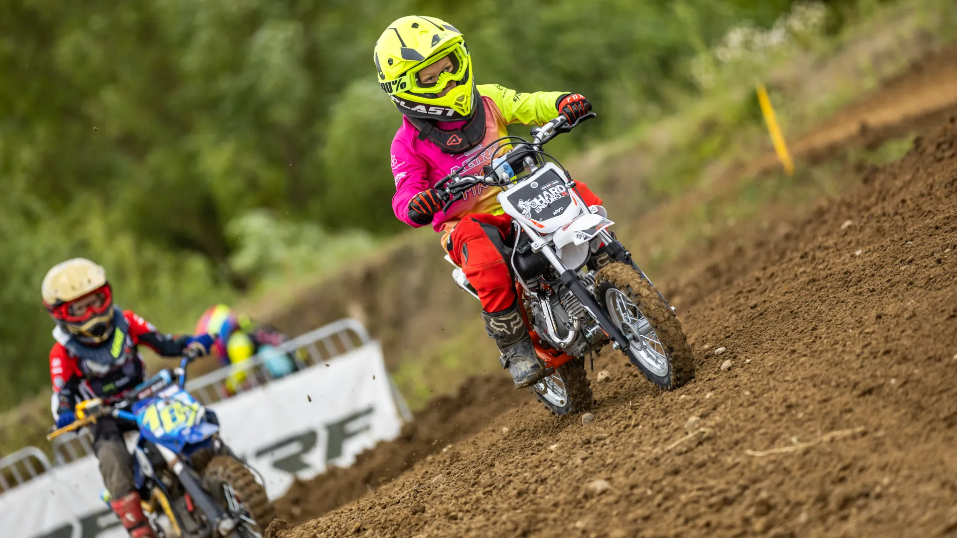 KAYO 50 KMB podczas jazdy na torze w trakcie zawodów