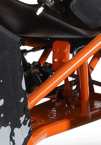 Zbliżenie na regulowany pedał gazu KAYO S70