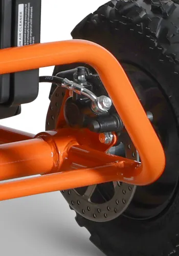 Zbliżenie na tarczę tylnego hamulca KAYO S70