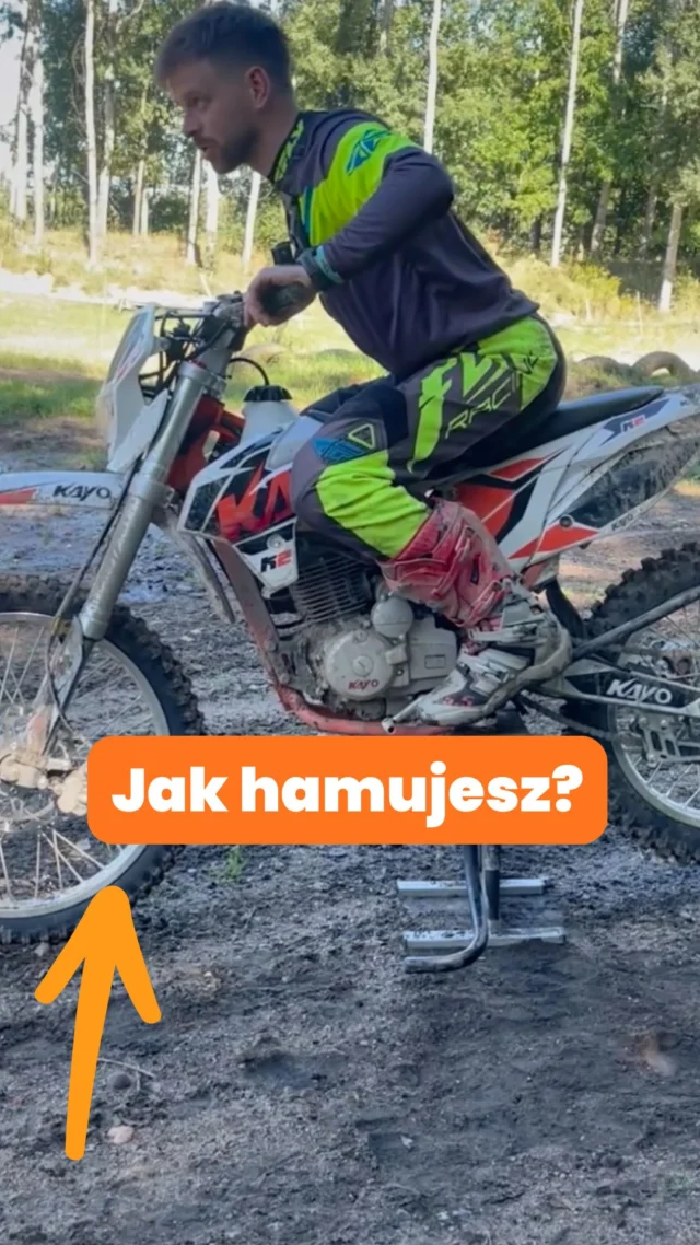 Masz wrażenie, że moto chce Cię zrzucić podczas przyspieszania, a gdy hamujesz, lecisz na kierownicę? 😬 Jest na to rozwiązanie! 💡#enduro #motocross #kayo #technikajazdy